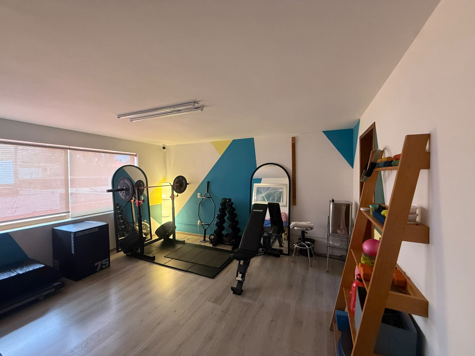 Espacio de HUMANIA, donde los atletas de ONNA complementan su proceso con fisioterapia y recuperación